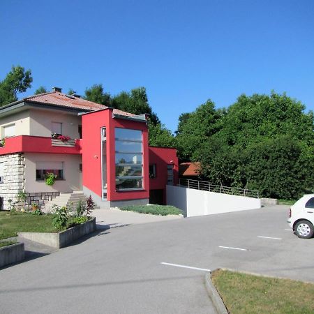 Bed and Breakfast Pod Orehi Postojna Exterior foto